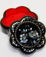 Traditional Chinese Plum Flower Shaped Trinket Box
